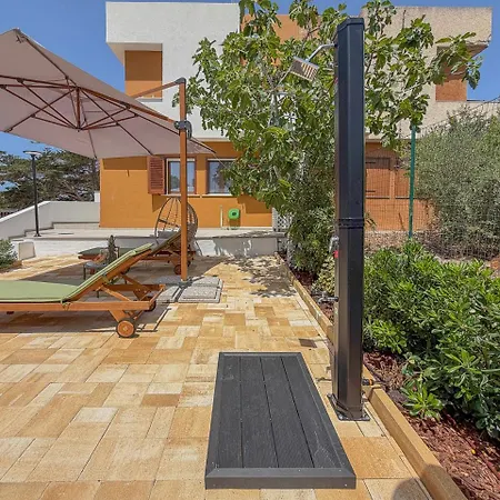 Nuovo - Pergola Con Bbq - 2 - By Host Hero Apartmán