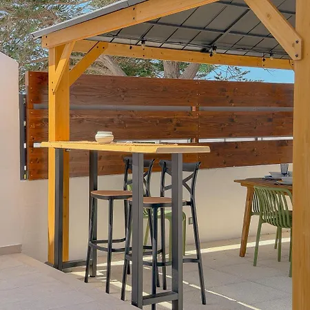 Nuovo - Pergola Con Bbq - 2 - By Host Hero