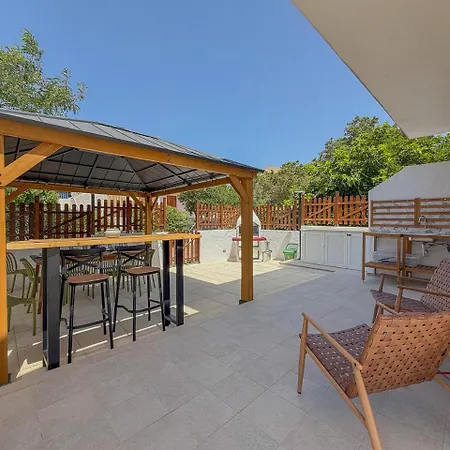 아파트 Nuovo - Pergola Con Bbq - 2 - By Host Hero
